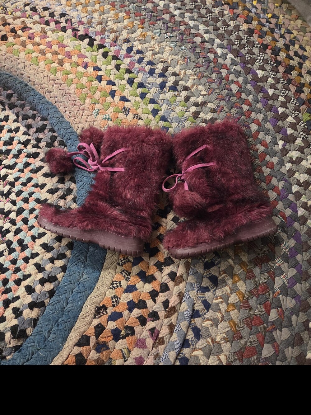 Colin Stuart burgundy faux fur boots